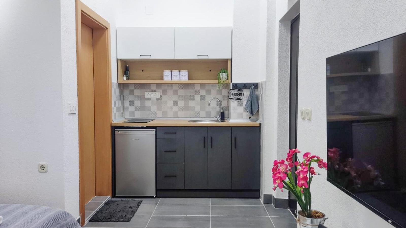Care'S Studio Ohrid Ngoại thất bức ảnh